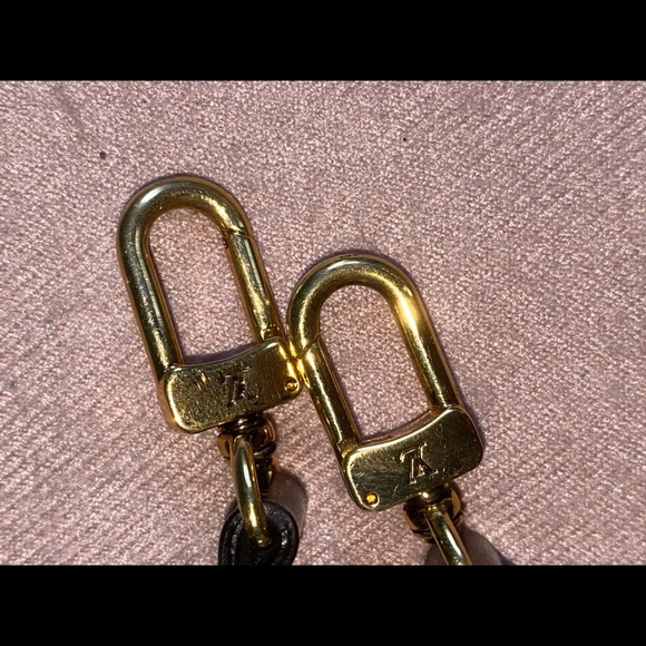 Louis Vuitton Handbags - 🖤 SOLD🖤Authe Louis Vuitton Black Vernis Strap